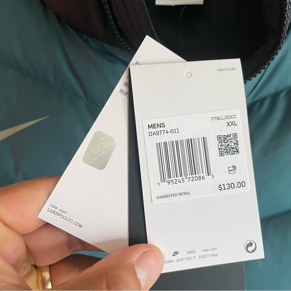 Nike Liverpool FC Windrunner Men’s Down-Fill Vest‎ - Picture 8 of 12